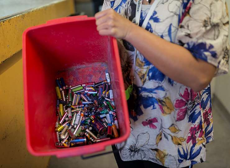 Do not dispose of batteries in household waste or refuse